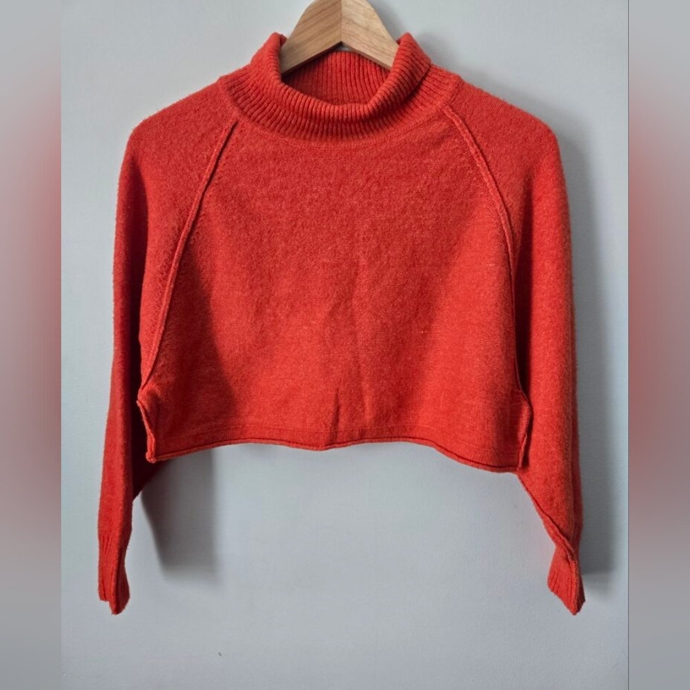 URBAN OUTFITTERS Orange Turtleneck Cropped Sweater